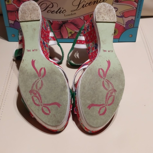 Shoes - Picture 4 of 7